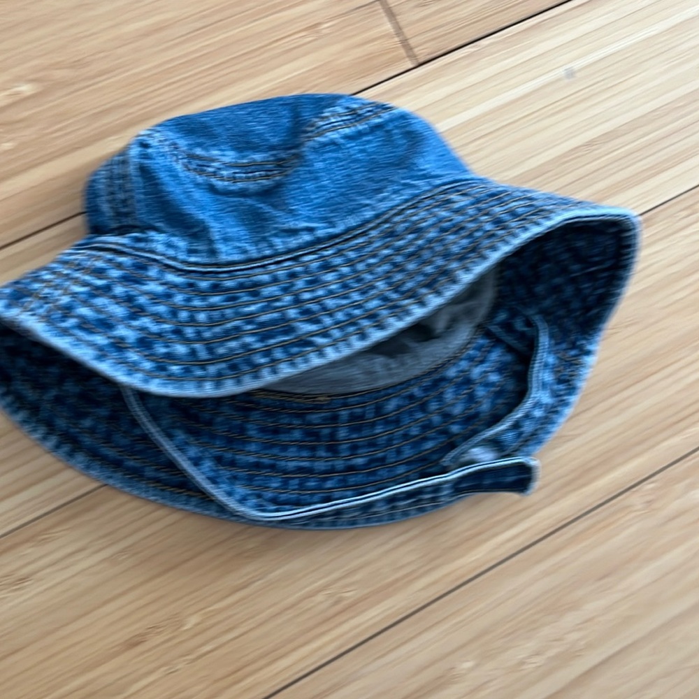 Size 0-6M Gap Denim Hat